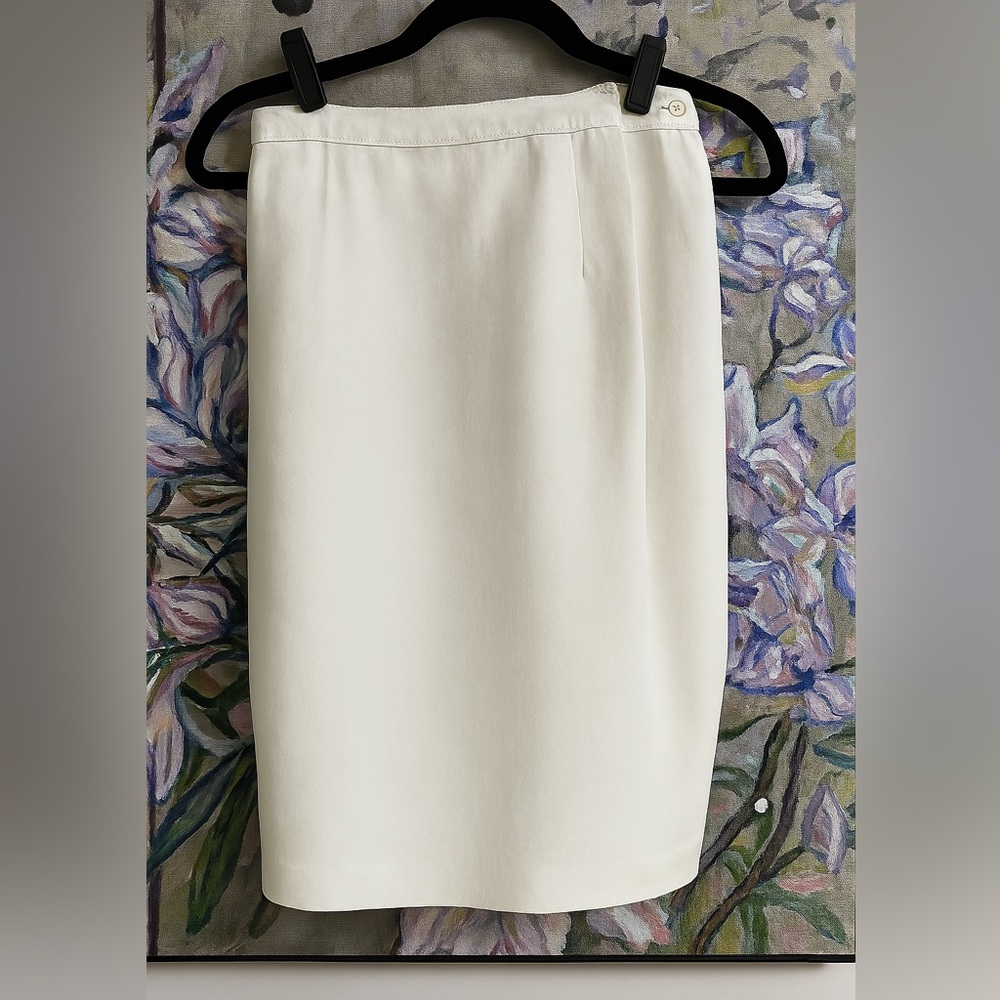 Vintage Valentino 100% Linen Elegant Eggshell Skirt
